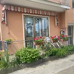 Big Apartment With 3 Rooms